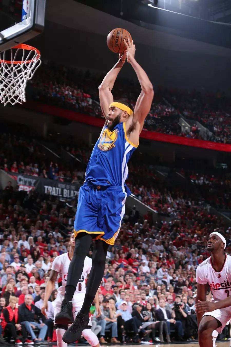 开云体育-Ning在老鹰比赛中重要助攻，持续失利引发热议！-开云体育