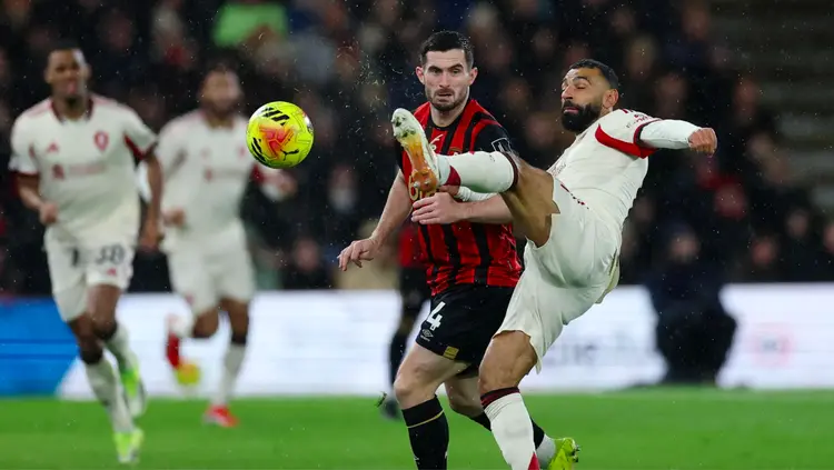 今夜塞维利亚备战英超利物浦围绕法国杯绝杀压哨，今晚扳平良机引欢呼看傻球迷的简单介绍